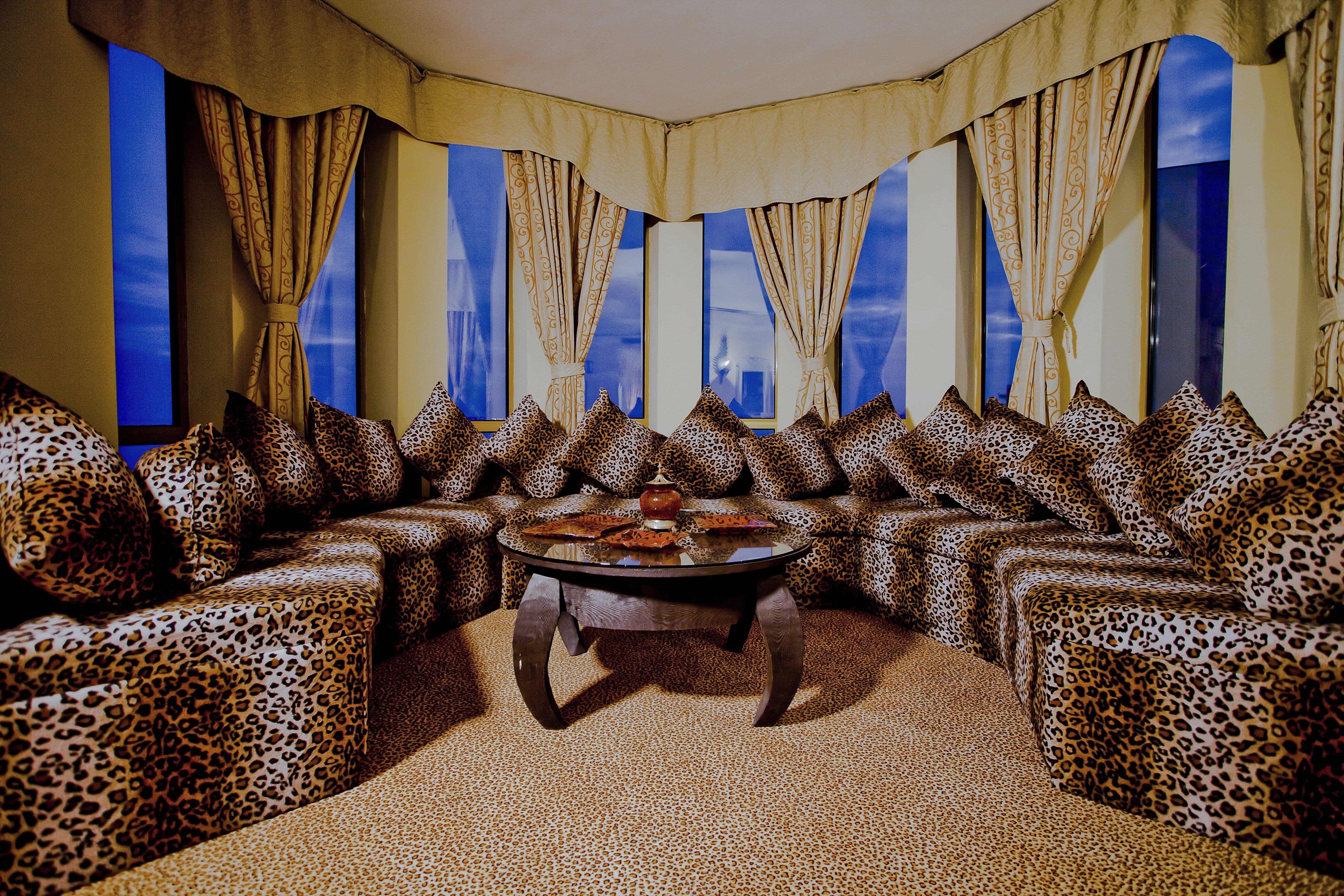 Imperial Palace Hotel 써니비치 외부 사진 The lounge at the 101 Club