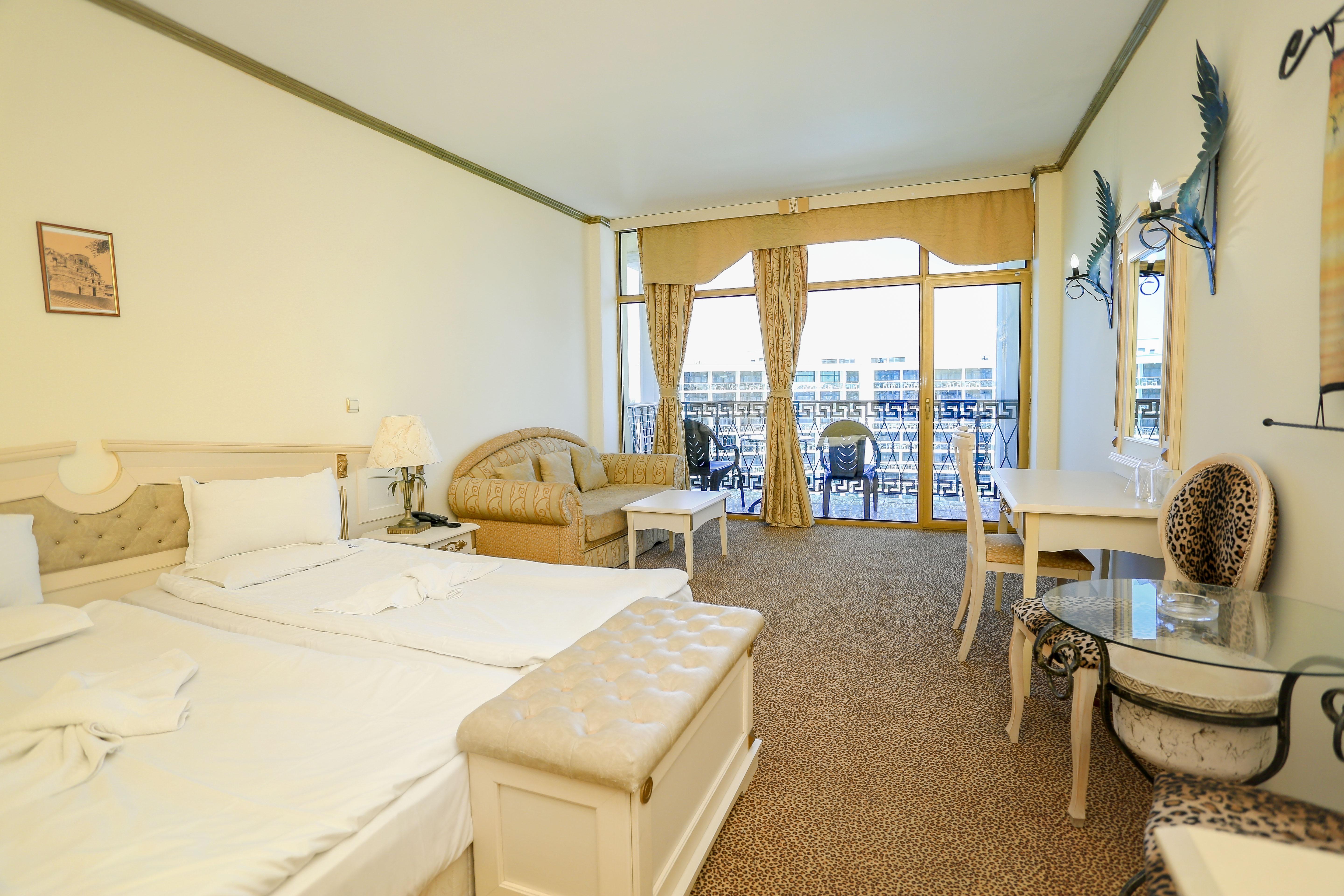 Imperial Palace Hotel 써니비치 외부 사진 A room at the hotel