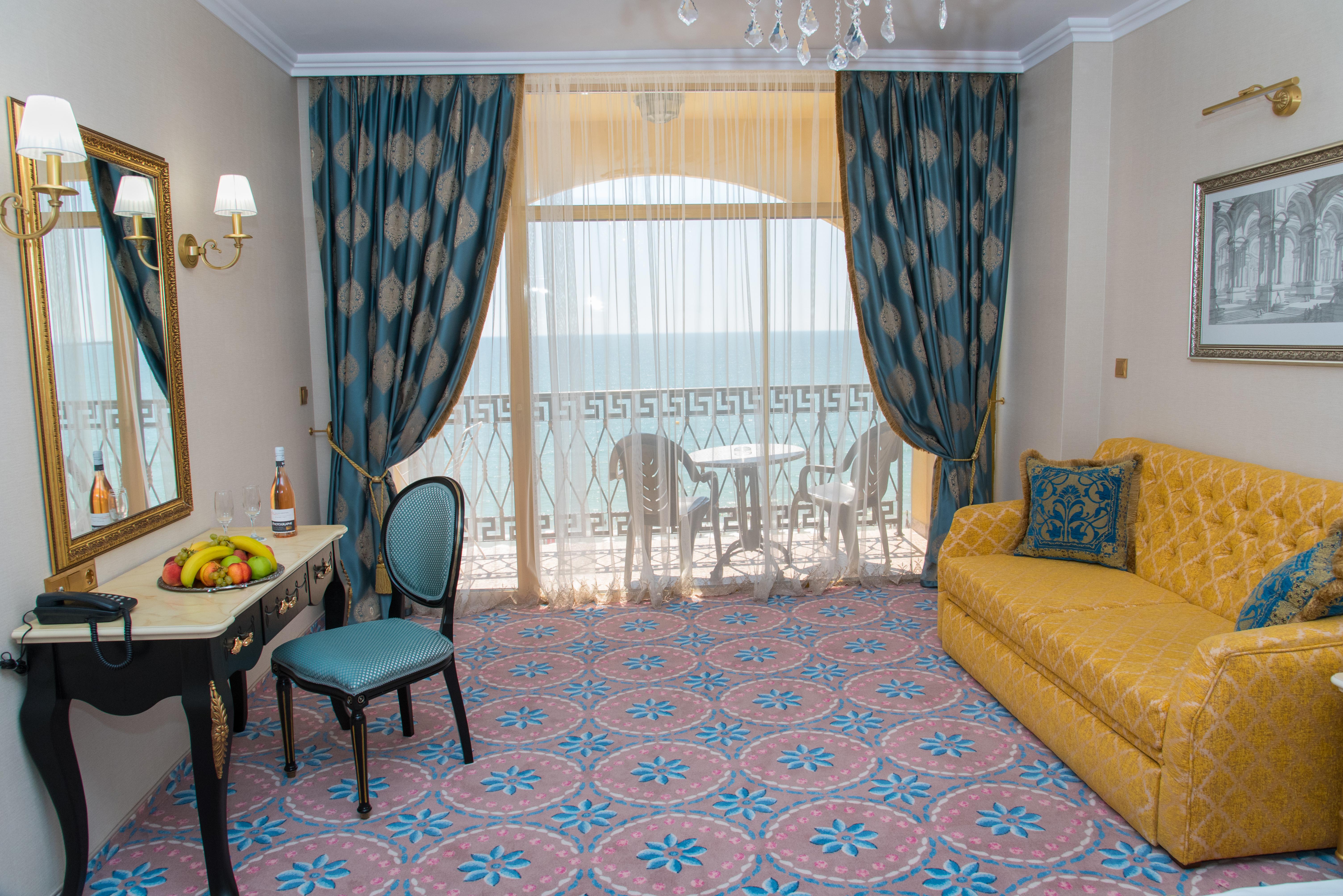 Imperial Palace Hotel 써니비치 외부 사진 A suite at the Grand Hotel