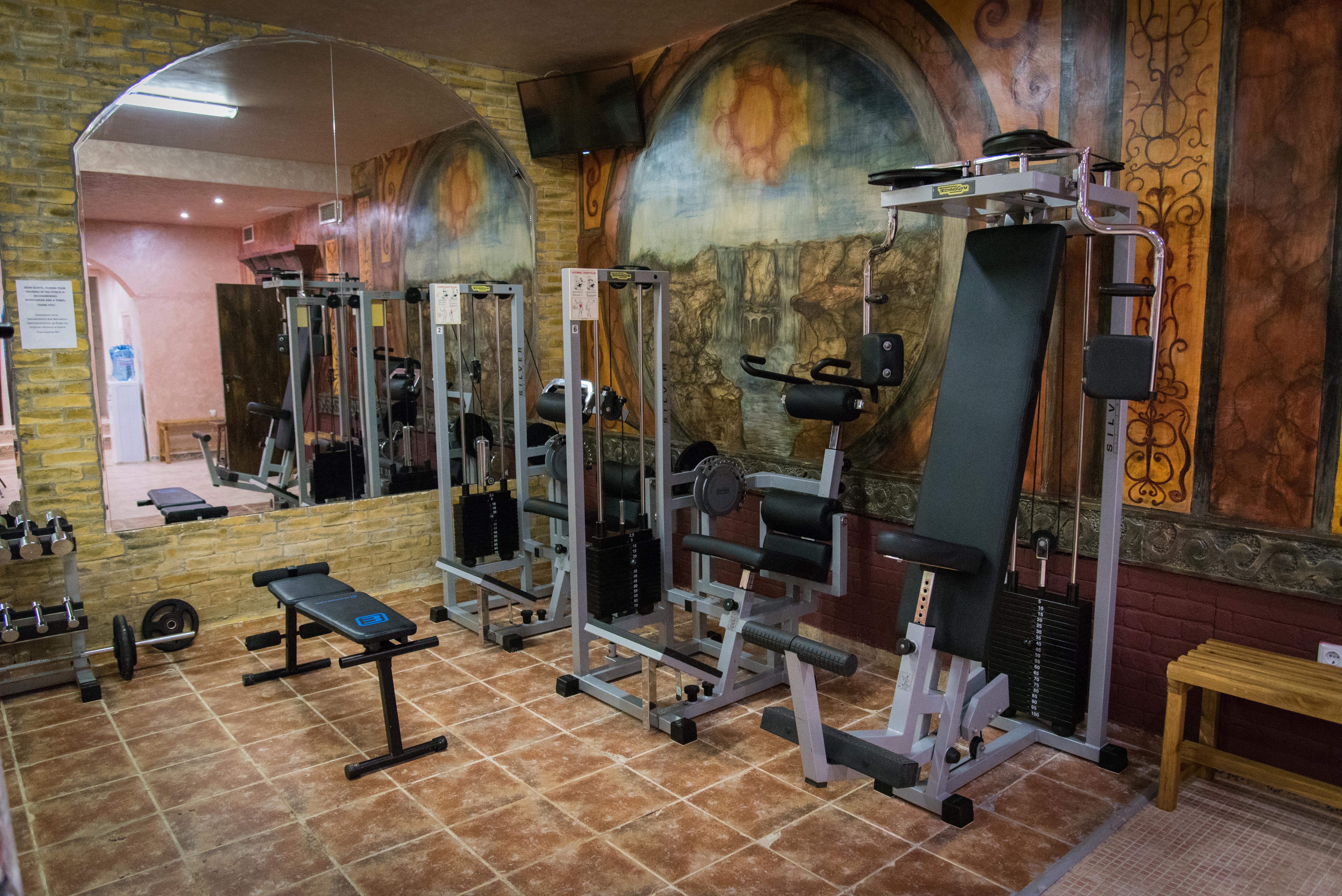 Imperial Palace Hotel 써니비치 외부 사진 A typical gym